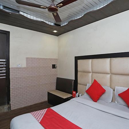 OYO 6801 Hotel Shri Sai International Neu-Delhi Exterior foto