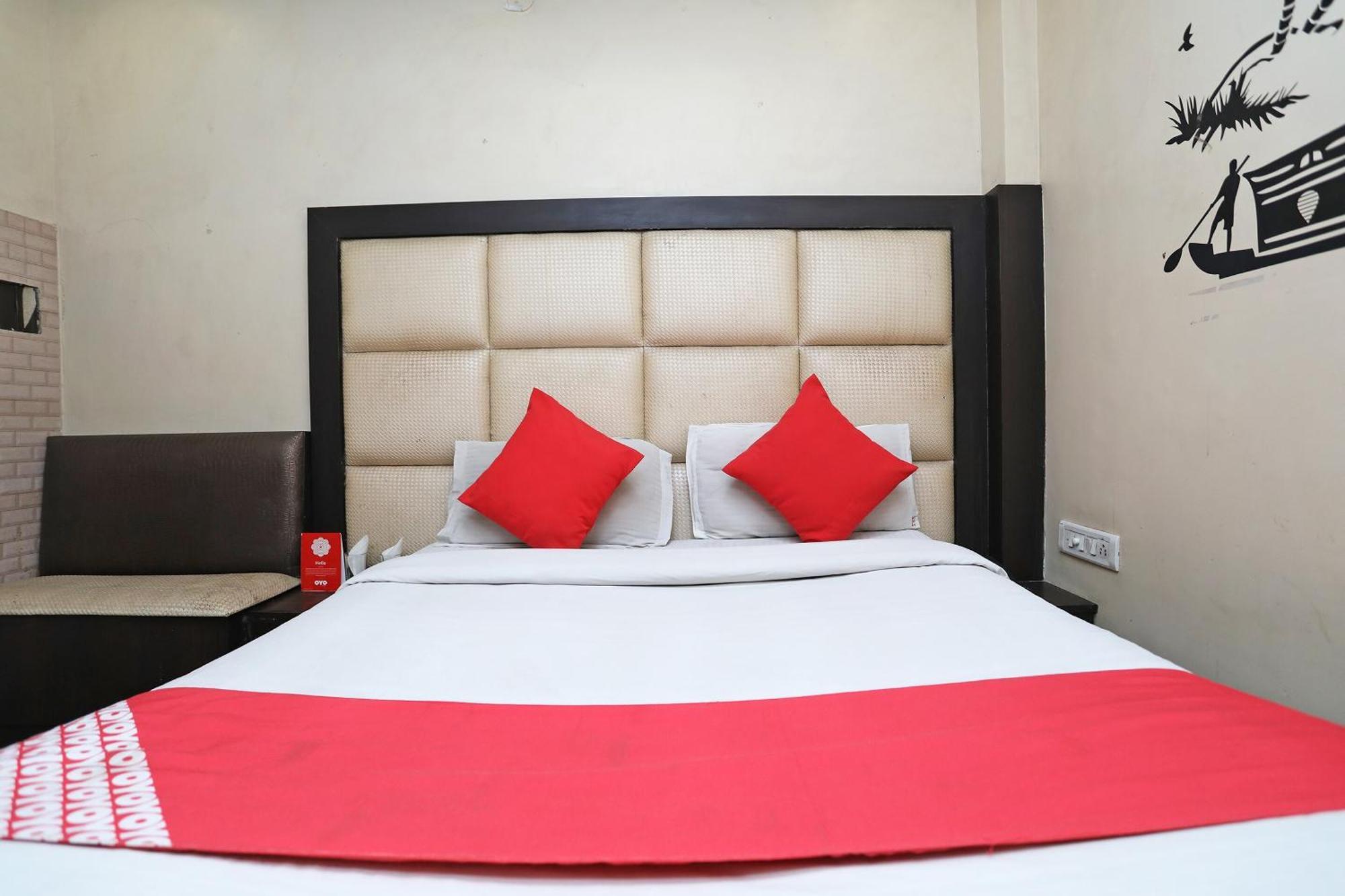 OYO 6801 Hotel Shri Sai International Neu-Delhi Exterior foto