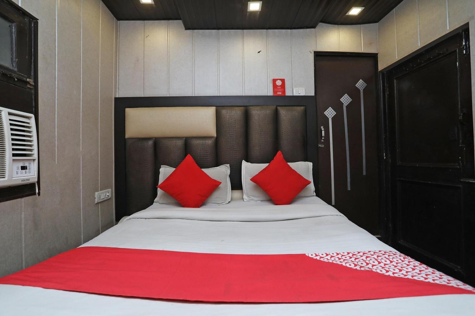OYO 6801 Hotel Shri Sai International Neu-Delhi Exterior foto