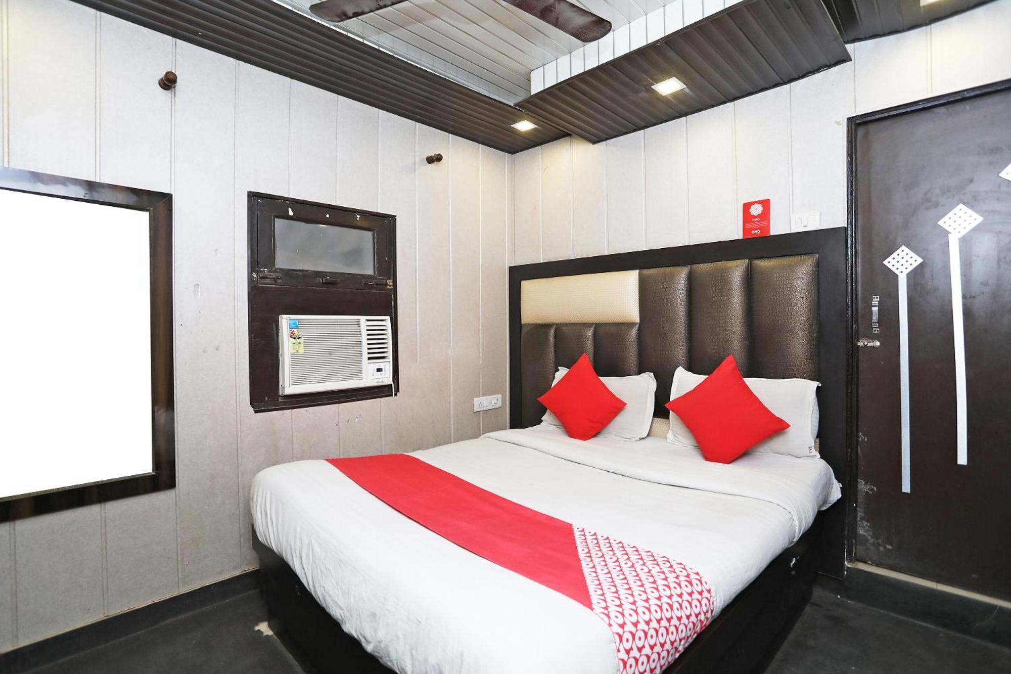 OYO 6801 Hotel Shri Sai International Neu-Delhi Exterior foto