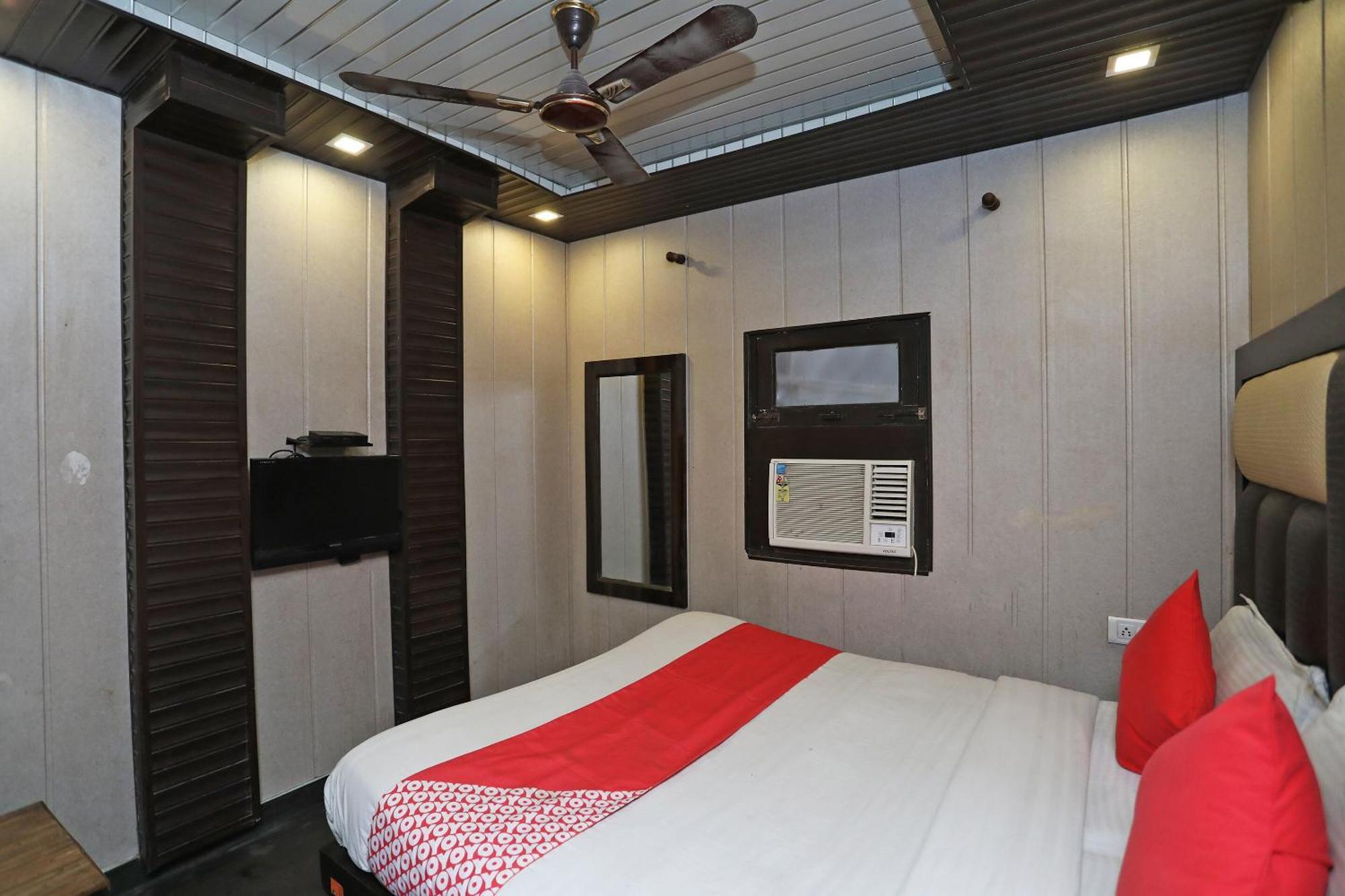 OYO 6801 Hotel Shri Sai International Neu-Delhi Exterior foto